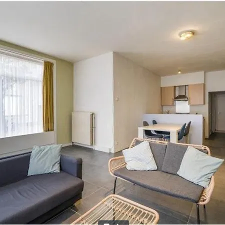 Promo, Maximum 4 Personen, Dichtbij Zee,1 Slaapkamer-2persoonsbed, In Woonkamer, 1persoonsbed En Slaapbank In Living Ostende