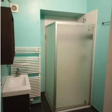 Promo, Maximum 4 Personen, Dichtbij Zee,1 Slaapkamer-2persoonsbed, In Woonkamer, 1persoonsbed En Slaapbank In Living * Ostend